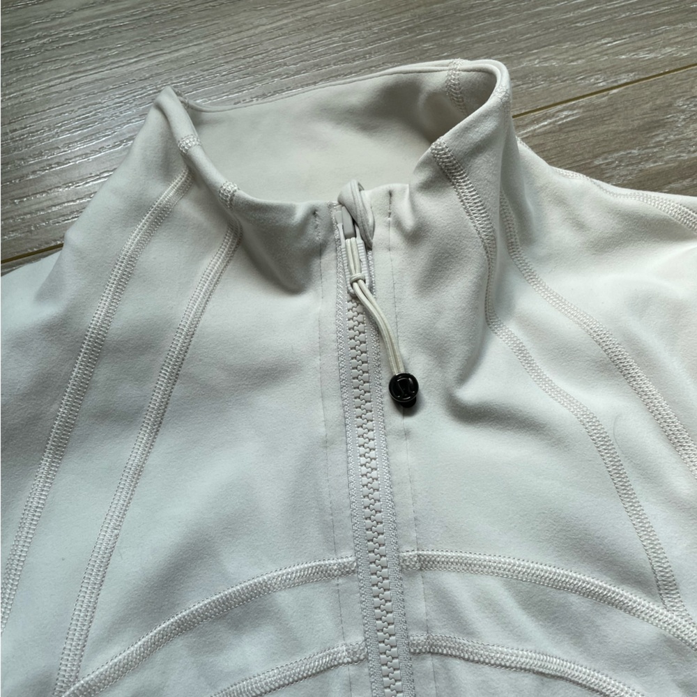 Lululemon Women’s Define Jacket in Bone Ivory Sz 6 EUC - Picture 4 of 9
